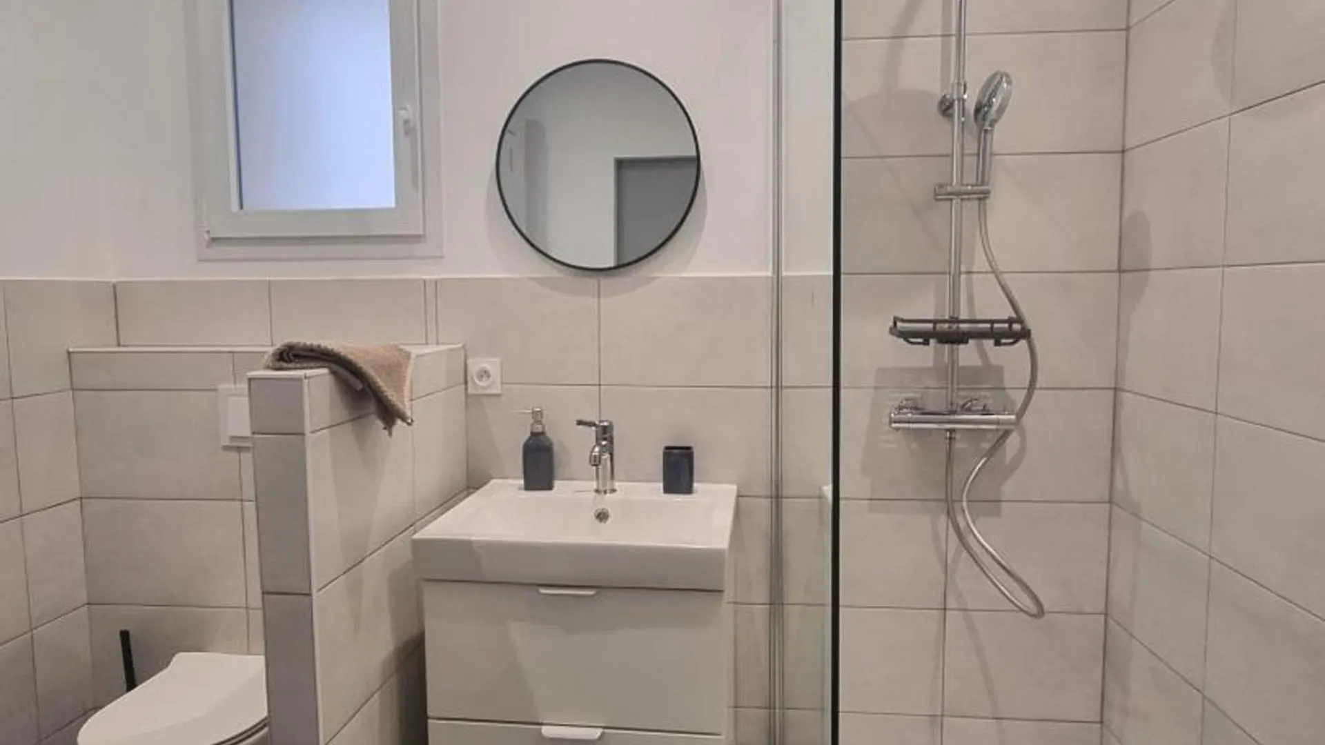 Gite Cosy Pour 2 A Montrond-Les-Bains Avec Parking Privatif - Fr-1-496-342 Francia