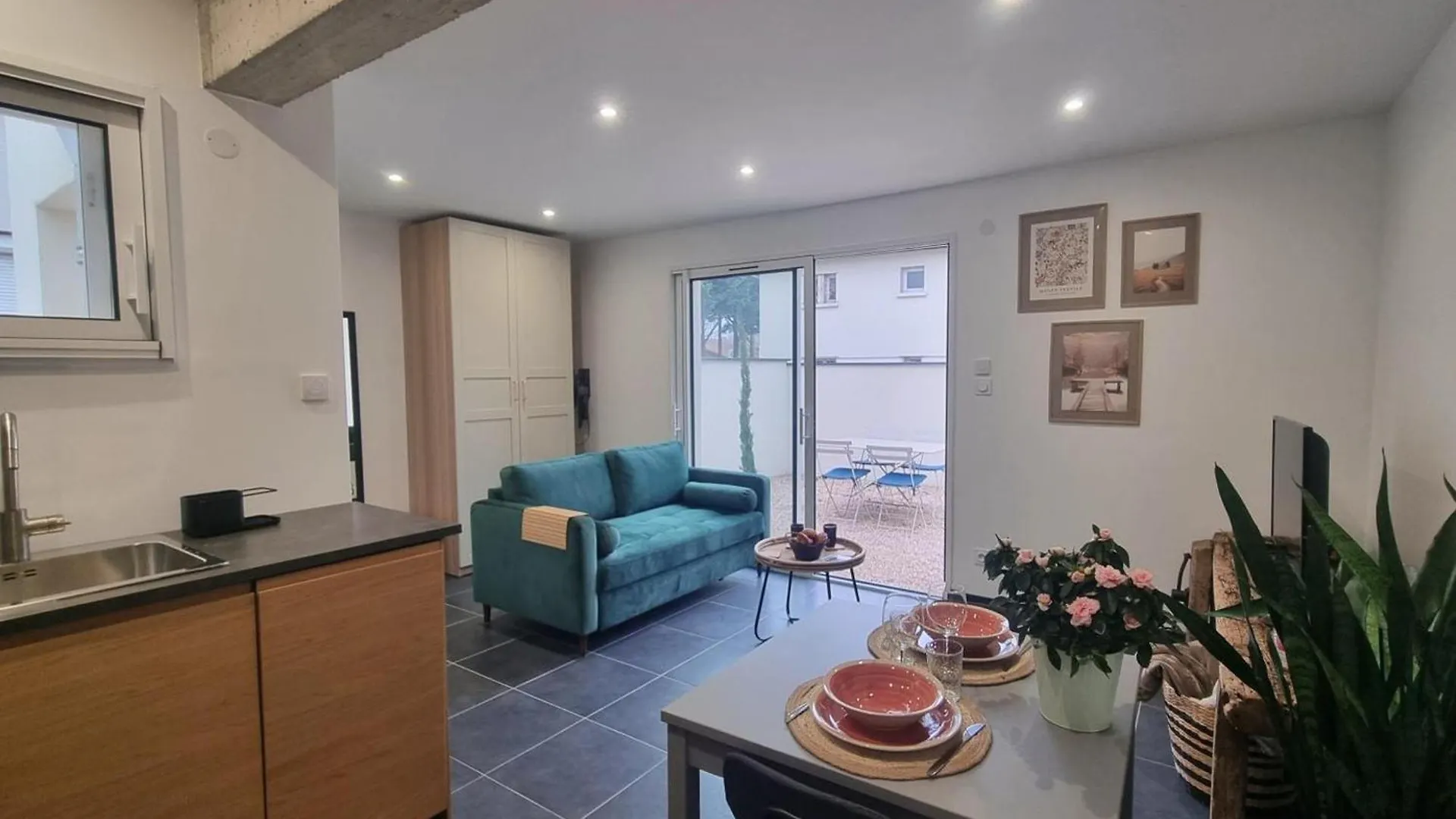 Gite Cosy Pour 2 A Montrond-Les-Bains Avec Parking Privatif - Fr-1-496-342