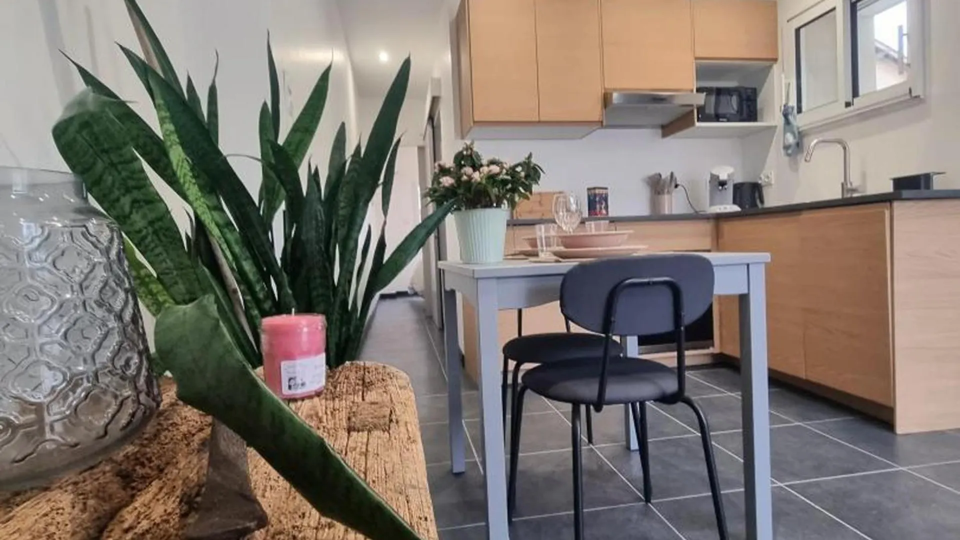Gite Cosy Pour 2 A Montrond-Les-Bains Avec Parking Privatif - Fr-1-496-342 Сasa de vacaciones