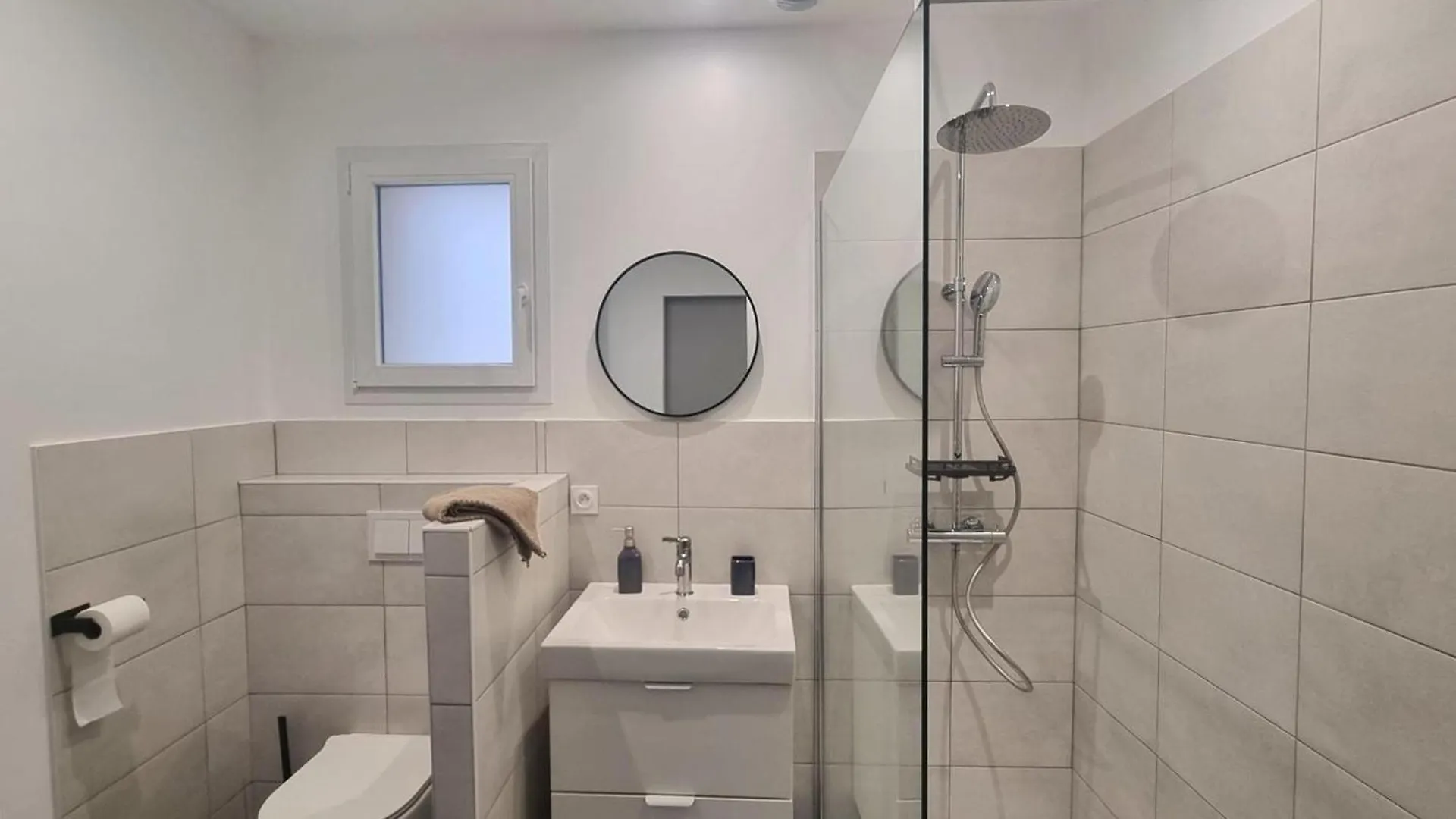 Gite Cosy Pour 2 A Montrond-Les-Bains Avec Parking Privatif - Fr-1-496-342